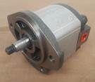 HIDRAULICA 20A12X917 - BOMBA HIDRAULICA 12 CC IZQ.